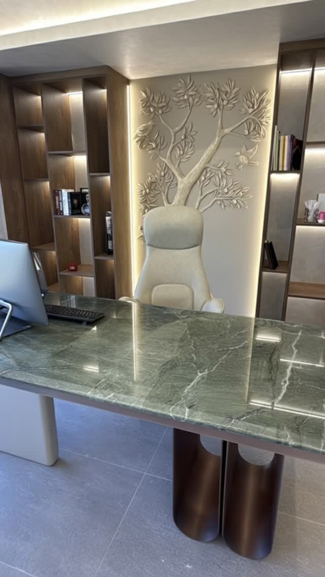 Doğal taşın enerjisiyle çalışmak gerçekten başka!Doğal taşın asaletiyle tasarlanmış özel bir ofis masası.
Her detayı zarafeti, gücü ve doğallığı bir arada sunuyor.
Modern çizgilerle birleşen mermerin benzersiz dokusu, ofisinize prestij katıyor.#MermerMasa #LuxuryDesign #InteriorDesign #OfisDekorasyonu #MarbleTable #MermerSanatı #MimariTasarım #StoneDesign #kesfet