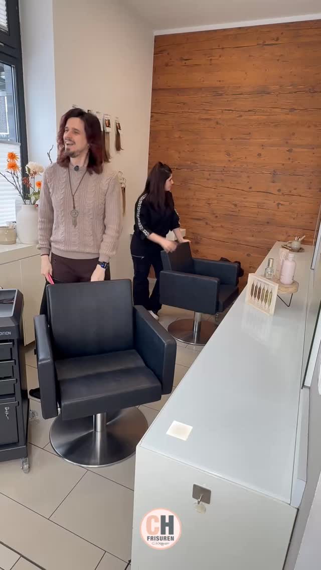 Gebt gerne unseren neuen Mitarbeiter:innen auch eine Chance! 😆 #comedy #fyp #friseur
