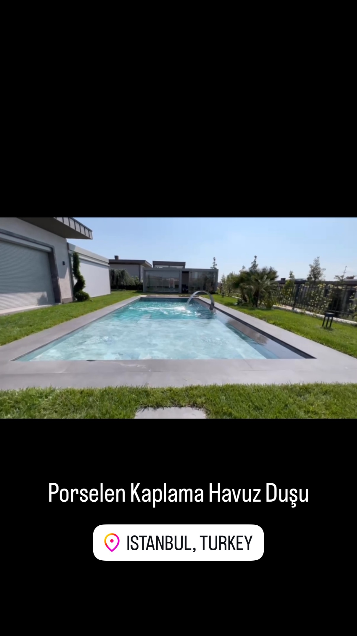 ✨ Lüks ve şıklığın birleşimi: Porselen kaplama havuz başı duşu! ✨Havuz keyfinizi tamamlayan bu özel tasarım, suya ve dış etkenlere dayanıklı yapısıyla uzun ömürlü bir kullanım sunuyor. Modern çizgileri ve zarif detaylarıyla bahçenize estetik bir dokunuş katıyor.✔️ Suya ve havuz kimyasallarına dayanıklı
✔️ Şık ve modern tasarım
✔️ Uzun ömürlü ve kolay temizlenebilir yüzeyHavuz başı şıklığını tamamlamak için siz de porselen kaplama çözümlerimizi keşfedin!#HavuzBaşıDuş #PorselenKaplama #LüksTasarım #BahçeDekorasyonu #ModernMimari #DayanıklıMalzeme #ŞıkTasarım #mimari #içmimar #peyzajmimarligi