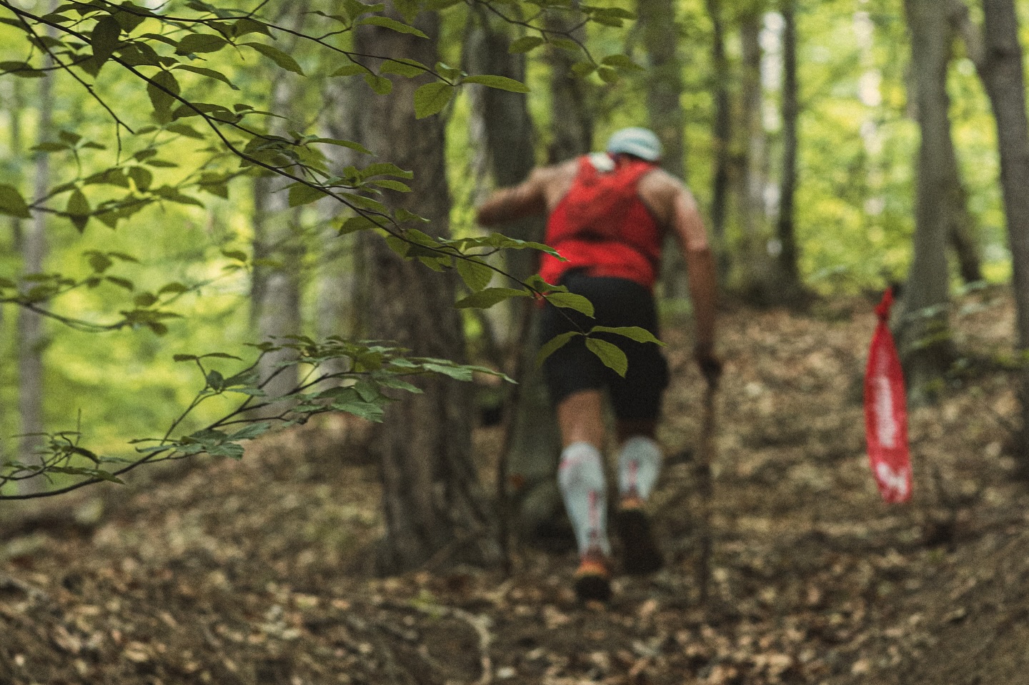 Există urcări… și există Panta lui Cosmin 😅
Când vezi semnul… pare ok.
1.32 km, 360+ diferență de nivel.
Apoi începi urcarea.
Și îți dai seama că Panta lui Cosmin nu e doar o pantă.
E un test de caracter. 💪🏼
Și da… toată lumea se întreabă același lucru:
“Cine l-a lăsat pe Cosmin să aleagă panta asta?” 🤣
Pe aici, la ZUT, alergarea se transformă rapid în:
🚶 power hiking
🧗 puțin alpinism
Dar partea frumoasă e că toți ajung sus.
Mai încet, mai repede… dar cu un zâmbet mare la final.
🔥 Vrei să o încerci și tu?
📍 Ne vedem la start la ZUT 2026 powered by @egointeriors.ro
🌐 Detalii & înscrieri: www.zut.run
📆 10-11-12 iulie 2026
👉 Tag prietenul care te-ar împinge pe ultimii metri ai pantei.
_________________
There are climbs… and then there’s... Panta lui Cosmin 😅
When you see the sign… it doesn’t look that bad.
1.32 km, 360+ meters of elevation gain.
Then you start the climb.
And you realize that Panta lui Cosmin isn’t just a climb.
It’s a test of character. 💪🏼
And yes… everyone asks the same question:
“Who let Cosmin choose this climb?” 🤣
Here at ZUT, running quickly turns into:
🚶 power hiking
🧗 a bit of mountaineering
But the beautiful part is that everyone reaches the top.
Slower or faster… but with a big smile at the end.
🔥 Want to try it yourself?
📍 See you at the start of ZUT 2026 powered by @egointeriors.ro
🌐 Details & registration: www.zut.run
📆 July 10–11–12, 2026
👉 Tag the friend who would push you through the last meters of the climb.