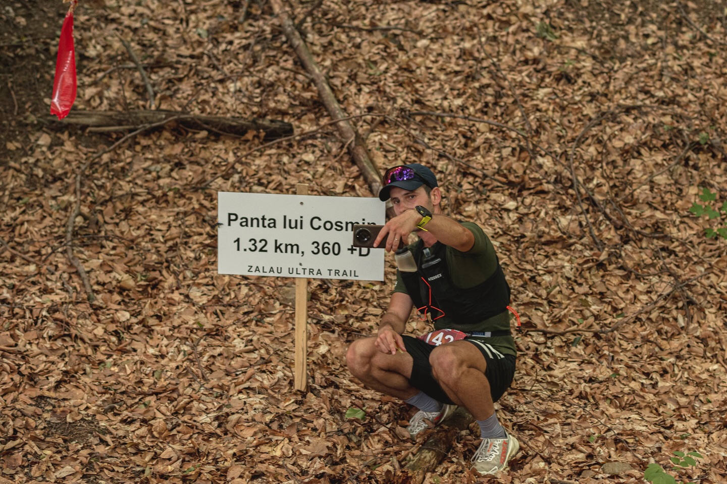 Există urcări… și există Panta lui Cosmin 😅
Când vezi semnul… pare ok.
1.32 km, 360+ diferență de nivel.
Apoi începi urcarea.
Și îți dai seama că Panta lui Cosmin nu e doar o pantă.
E un test de caracter. 💪🏼
Și da… toată lumea se întreabă același lucru:
“Cine l-a lăsat pe Cosmin să aleagă panta asta?” 🤣
Pe aici, la ZUT, alergarea se transformă rapid în:
🚶 power hiking
🧗 puțin alpinism
Dar partea frumoasă e că toți ajung sus.
Mai încet, mai repede… dar cu un zâmbet mare la final.
🔥 Vrei să o încerci și tu?
📍 Ne vedem la start la ZUT 2026 powered by @egointeriors.ro
🌐 Detalii & înscrieri: www.zut.run
📆 10-11-12 iulie 2026
👉 Tag prietenul care te-ar împinge pe ultimii metri ai pantei.
_________________
There are climbs… and then there’s... Panta lui Cosmin 😅
When you see the sign… it doesn’t look that bad.
1.32 km, 360+ meters of elevation gain.
Then you start the climb.
And you realize that Panta lui Cosmin isn’t just a climb.
It’s a test of character. 💪🏼
And yes… everyone asks the same question:
“Who let Cosmin choose this climb?” 🤣
Here at ZUT, running quickly turns into:
🚶 power hiking
🧗 a bit of mountaineering
But the beautiful part is that everyone reaches the top.
Slower or faster… but with a big smile at the end.
🔥 Want to try it yourself?
📍 See you at the start of ZUT 2026 powered by @egointeriors.ro
🌐 Details & registration: www.zut.run
📆 July 10–11–12, 2026
👉 Tag the friend who would push you through the last meters of the climb.