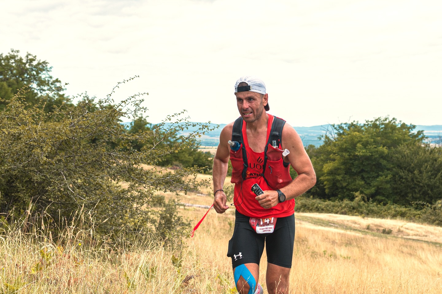 La Zalău Ultra Trail nu există un singur tip de alergător.
Există:
🟡 cel care vrea să vadă până unde poate duce limitele
🟡 cel care vrea o aventură lungă
🟡 cel care caută un nou record personal
🟡 cel care vrea prima lui cursă trail
🟡 cel care vine pentru atmosferă și prieteni
Indiferent cine ești — există o linie de start pentru tine.
Scrie în comentarii:
Tu ce fel de alergător ești?
📍 Ne vedem la start la ZUT 2026 powered by EGOinteriors
🌐 Detalii & înscrieri: www.zut.run
📅 10–12 iulie 2026
-
At Zalău Ultra Trail, there isn’t just one type of runner.
There are:
🟡 the one who wants to see how far they can push their limits
🟡 the one looking for a long adventure
🟡 the one chasing a new personal record
🟡 the one running their first trail race
🟡 the one who comes for the atmosphere and friends
No matter who you are — there’s a starting line for you.
Write in the comments:
What kind of runner are you?
📍 See you at the start line at ZUT 2026 powered by EGOinteriors
🌐 Details & registration: www.zut.run
📅 July 10–12, 2026