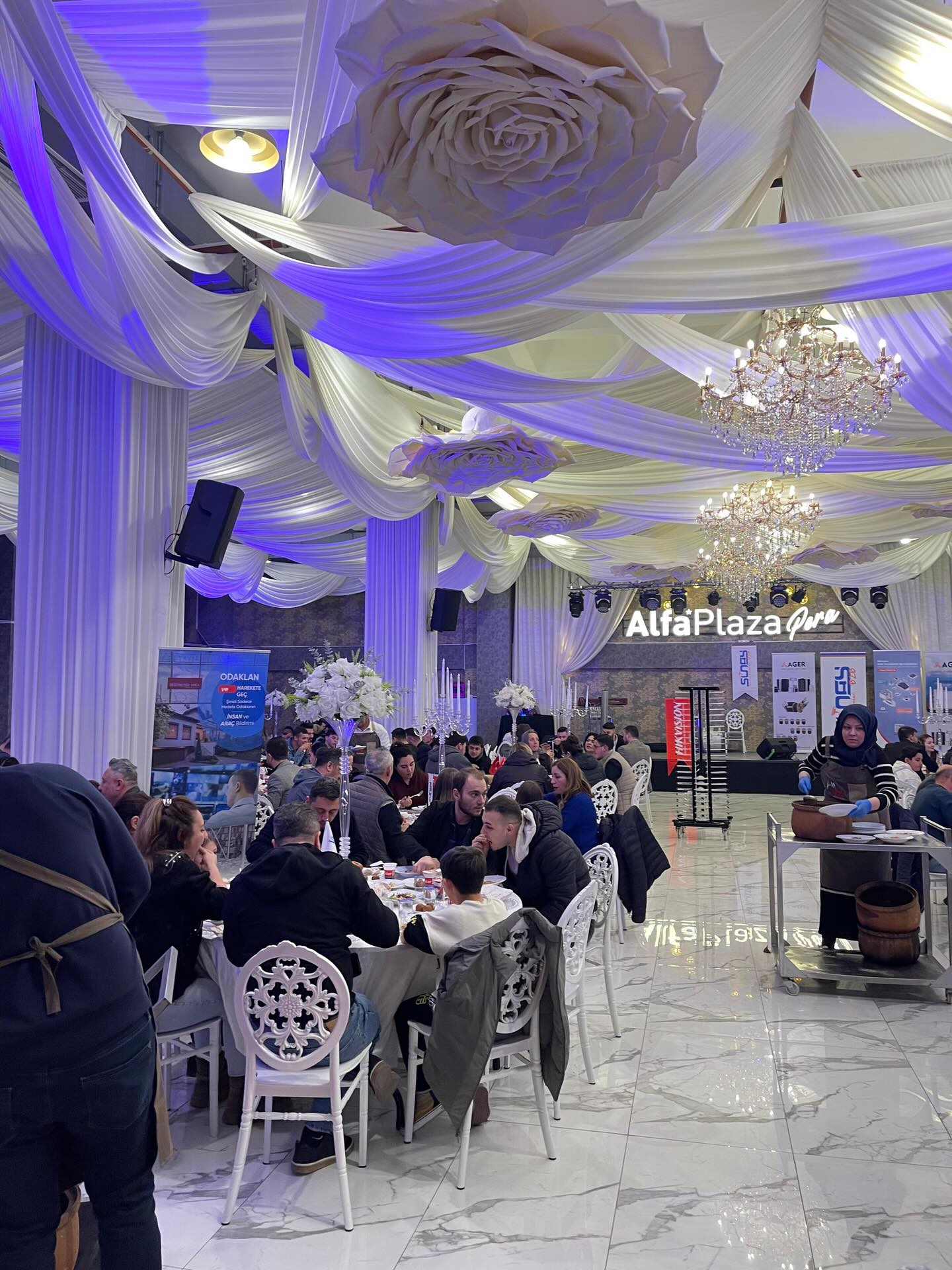 Ramazan ayının bereketini ve güzelliğini birlikte paylaşmanın mutluluğunu yaşadık.
İftar programımıza katılarak bizleri onurlandıran tüm misafirlerimize ve katkıda bulunan , emek veren herkese gönülden teşekkür ederiz.
#hikvisionturkey #agerkabin