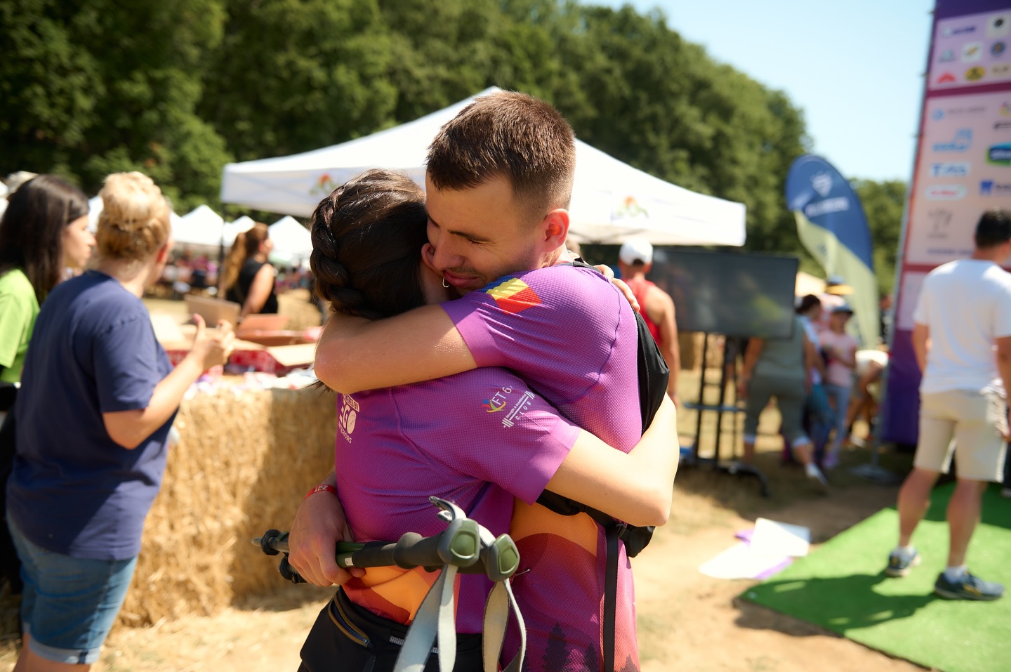 Finish-ul nu e doar o linie. E un început. 💛
La ZUT 2025 powered by EGOinteriors am văzut tot: performanță dusă la limită, primii pași pe trail, lacrimi care spun povești, râsete care se aud până în pădure, sărituri, tumbe și momente care nu se pot pune în cuvinte.
Am văzut copii care descoperă bucuria alergării.
Am văzut sportivi care își depășesc propriile limite.
Am văzut oameni care au venit pentru un timp… și au plecat cu o amintire pe viață.
Aici nu contează cât de repede ajungi. Contează că ai pornit.
La ZUT 2026 powered by EGOinteriors este loc pentru toată lumea — și va fi mereu.
Fie că vii pentru competiție, pentru experiență sau pur și simplu pentru tine, linia de finish te așteaptă la fel. 🙌🏻
Ne vedem la start?
🔗 Înscrieri: https://zut.run
-
The finish line isn’t just a line. It’s a beginning. 💛
At ZUT 2025 powered by EGOinteriors, we saw it all: performance pushed to the limit, first steps on the trail, tears that tell stories, laughter echoing through the forest, jumps, flips, and moments that simply can’t be put into words.
We saw kids discovering the joy of running.
We saw athletes pushing beyond their own limits.
We saw people who came for a moment… and left with a lifetime memory.
Here, it doesn’t matter how fast you finish. What matters is that you started.
At ZUT 2026 powered by EGOinteriors, there is a place for everyone — and there always will be.
Whether you come for the competition, the experience, or just for yourself, the finish line welcomes you the same way. 🙌🏻
See you at the start?
🔗 Registrations: https://zut.run