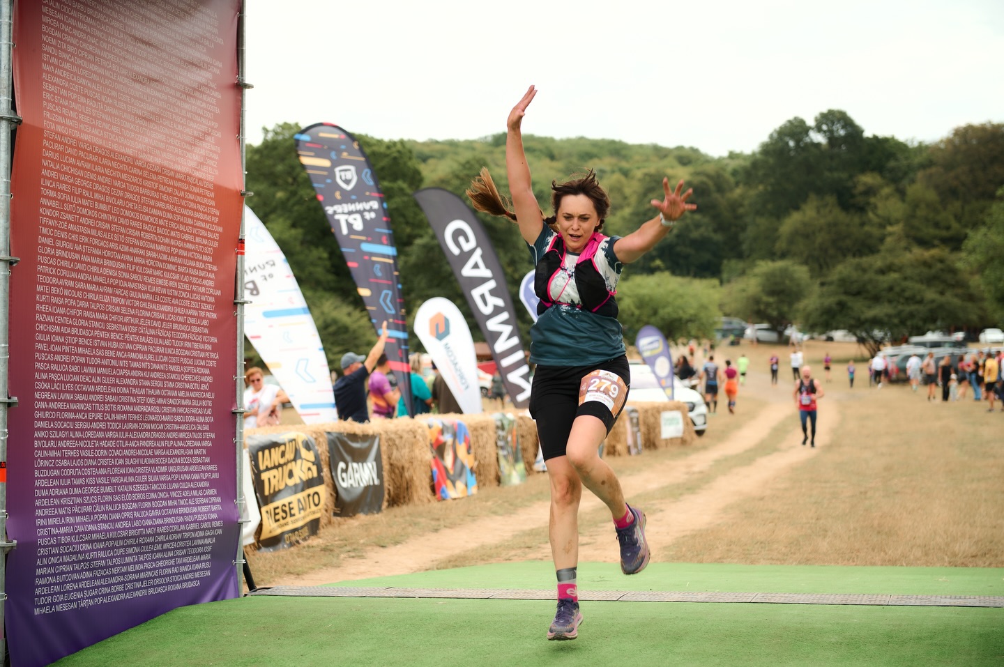 Finish-ul nu e doar o linie. E un început. 💛
La ZUT 2025 powered by EGOinteriors am văzut tot: performanță dusă la limită, primii pași pe trail, lacrimi care spun povești, râsete care se aud până în pădure, sărituri, tumbe și momente care nu se pot pune în cuvinte.
Am văzut copii care descoperă bucuria alergării.
Am văzut sportivi care își depășesc propriile limite.
Am văzut oameni care au venit pentru un timp… și au plecat cu o amintire pe viață.
Aici nu contează cât de repede ajungi. Contează că ai pornit.
La ZUT 2026 powered by EGOinteriors este loc pentru toată lumea — și va fi mereu.
Fie că vii pentru competiție, pentru experiență sau pur și simplu pentru tine, linia de finish te așteaptă la fel. 🙌🏻
Ne vedem la start?
🔗 Înscrieri: https://zut.run
-
The finish line isn’t just a line. It’s a beginning. 💛
At ZUT 2025 powered by EGOinteriors, we saw it all: performance pushed to the limit, first steps on the trail, tears that tell stories, laughter echoing through the forest, jumps, flips, and moments that simply can’t be put into words.
We saw kids discovering the joy of running.
We saw athletes pushing beyond their own limits.
We saw people who came for a moment… and left with a lifetime memory.
Here, it doesn’t matter how fast you finish. What matters is that you started.
At ZUT 2026 powered by EGOinteriors, there is a place for everyone — and there always will be.
Whether you come for the competition, the experience, or just for yourself, the finish line welcomes you the same way. 🙌🏻
See you at the start?
🔗 Registrations: https://zut.run