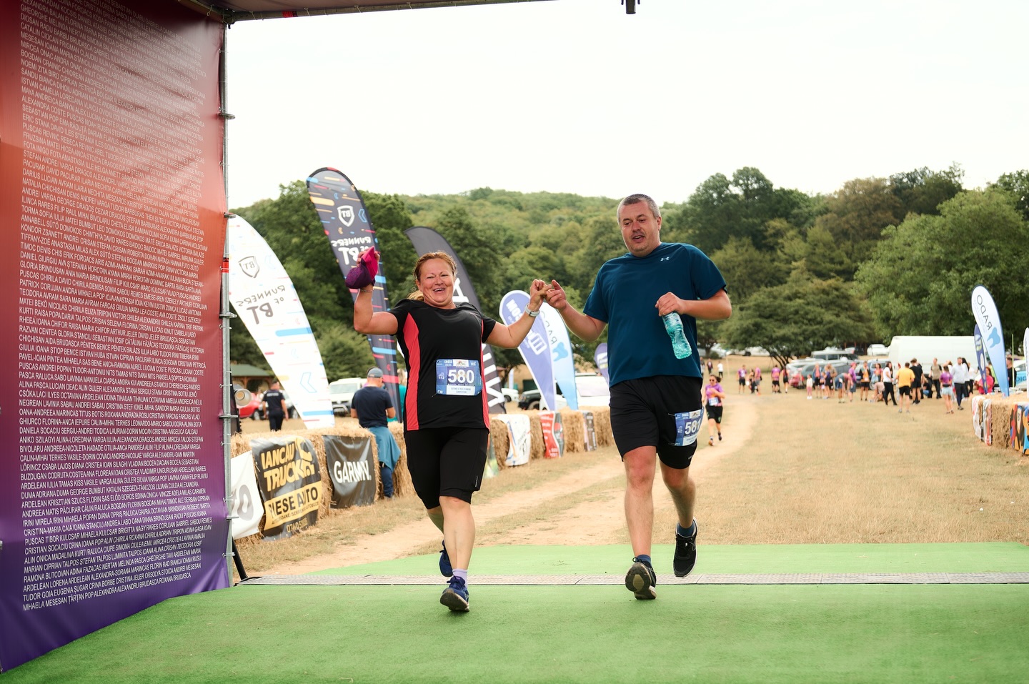 Finish-ul nu e doar o linie. E un început. 💛
La ZUT 2025 powered by EGOinteriors am văzut tot: performanță dusă la limită, primii pași pe trail, lacrimi care spun povești, râsete care se aud până în pădure, sărituri, tumbe și momente care nu se pot pune în cuvinte.
Am văzut copii care descoperă bucuria alergării.
Am văzut sportivi care își depășesc propriile limite.
Am văzut oameni care au venit pentru un timp… și au plecat cu o amintire pe viață.
Aici nu contează cât de repede ajungi. Contează că ai pornit.
La ZUT 2026 powered by EGOinteriors este loc pentru toată lumea — și va fi mereu.
Fie că vii pentru competiție, pentru experiență sau pur și simplu pentru tine, linia de finish te așteaptă la fel. 🙌🏻
Ne vedem la start?
🔗 Înscrieri: https://zut.run
-
The finish line isn’t just a line. It’s a beginning. 💛
At ZUT 2025 powered by EGOinteriors, we saw it all: performance pushed to the limit, first steps on the trail, tears that tell stories, laughter echoing through the forest, jumps, flips, and moments that simply can’t be put into words.
We saw kids discovering the joy of running.
We saw athletes pushing beyond their own limits.
We saw people who came for a moment… and left with a lifetime memory.
Here, it doesn’t matter how fast you finish. What matters is that you started.
At ZUT 2026 powered by EGOinteriors, there is a place for everyone — and there always will be.
Whether you come for the competition, the experience, or just for yourself, the finish line welcomes you the same way. 🙌🏻
See you at the start?
🔗 Registrations: https://zut.run