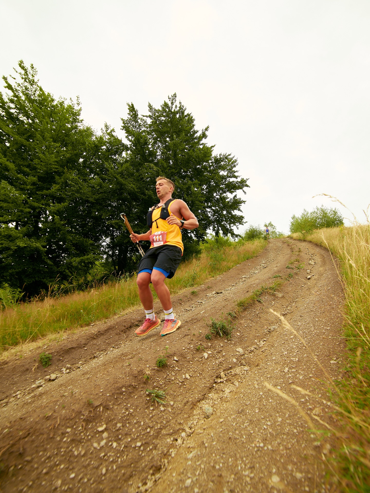 De ce alergătorii iubesc ZUT? ✨
Dincolo de kilometri și diferență de nivel, e vorba despre locurile acestea care îți taie respirația și despre momentele în care te oprești doar ca să faci o poză. Sălajul are peisaje mai pitorești și poteci mai surprinzătoare decât ar părea.
E vorba despre comunitate, despre traseele care combină pădurea cu pante solicitante și peisaje care își odihnesc ochii și sufletul. Despre zâmbetul pe care îl ai când până și echipele foto video te încurajează, despre satisfacția de a cuceri Meseșul împreună.
Zalău Ultra Trail îți oferă totul: păduri superbe, panorame epice și o organizare de nota 10. Lasă-te inspirat de imaginile de anul trecut și vino să îți scrii propria poveste.
Înscrie-te ca să fii sigur că faci parte din vibe-ul ZUT powered by EGOinteriors anul acesta!
🌐 Detalii & înscrieri: www.zut.run
📆 10-12 iulie 2026
Why do runners love ZUT? ✨
Beyond the miles and the elevation gain, it’s about those breathtaking spots and the moments where you just have to stop for a photo. Sălaj holds more picturesque landscapes and surprising trails than meets the eye.
It’s about community; about routes that blend deep forests with demanding climbs and scenery that rests both your eyes and your soul. It’s about that smile you get when even the photo and video crews are cheering you on, and the shared satisfaction of conquering the Meseș Mountains together.
Zalău Ultra Trail offers it all: stunning forests, epic panoramas, and top-tier organization. Let last year’s memories inspire you—come and write your own story.
Register now to ensure your spot in the ZUT powered by EGOinteriors vibe this year! 🏁
🌐 Details & registration: www.zut.run