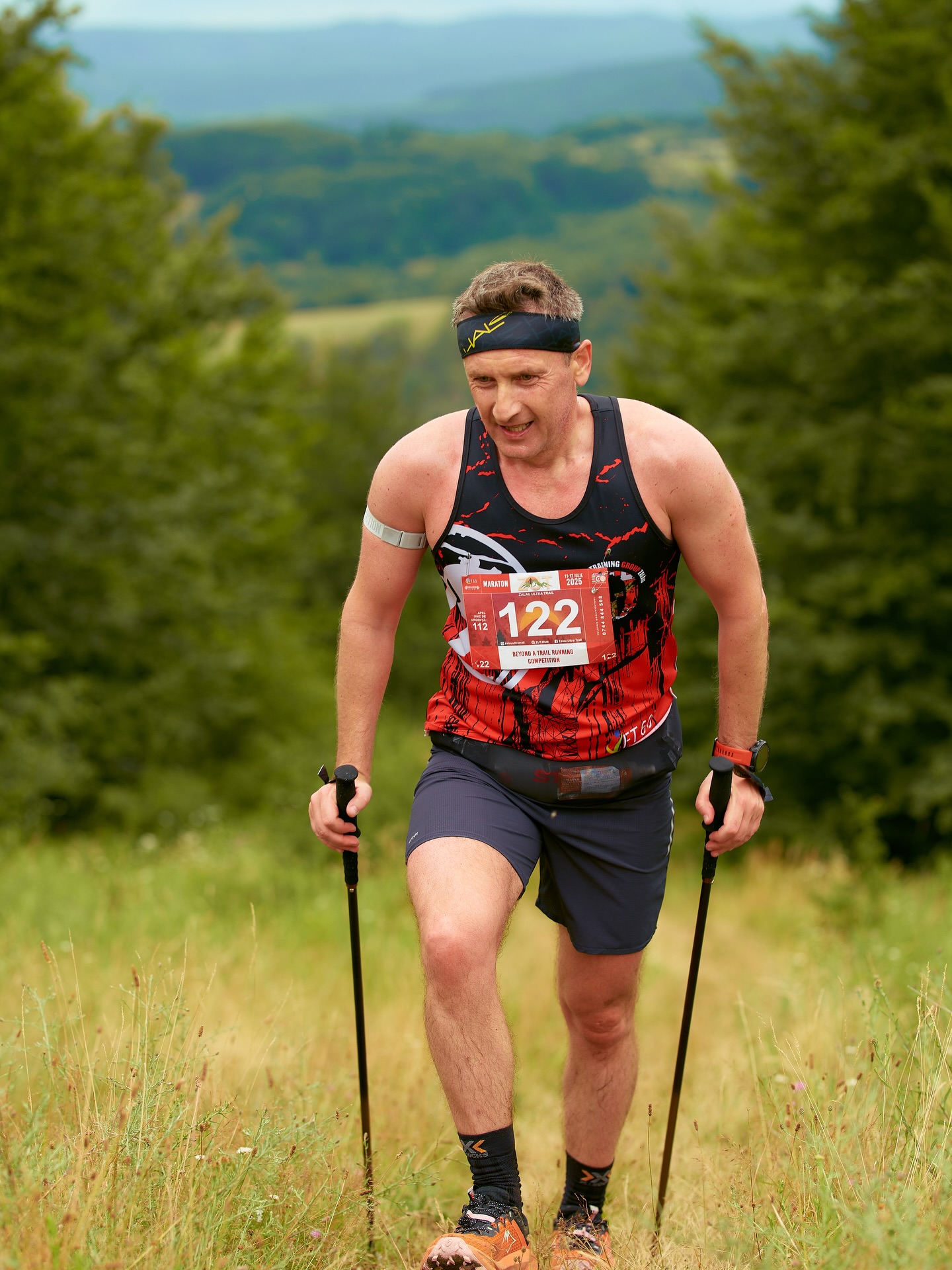 De ce alergătorii iubesc ZUT? ✨
Dincolo de kilometri și diferență de nivel, e vorba despre locurile acestea care îți taie respirația și despre momentele în care te oprești doar ca să faci o poză. Sălajul are peisaje mai pitorești și poteci mai surprinzătoare decât ar părea.
E vorba despre comunitate, despre traseele care combină pădurea cu pante solicitante și peisaje care își odihnesc ochii și sufletul. Despre zâmbetul pe care îl ai când până și echipele foto video te încurajează, despre satisfacția de a cuceri Meseșul împreună.
Zalău Ultra Trail îți oferă totul: păduri superbe, panorame epice și o organizare de nota 10. Lasă-te inspirat de imaginile de anul trecut și vino să îți scrii propria poveste.
Înscrie-te ca să fii sigur că faci parte din vibe-ul ZUT powered by EGOinteriors anul acesta!
🌐 Detalii & înscrieri: www.zut.run
📆 10-12 iulie 2026
Why do runners love ZUT? ✨
Beyond the miles and the elevation gain, it’s about those breathtaking spots and the moments where you just have to stop for a photo. Sălaj holds more picturesque landscapes and surprising trails than meets the eye.
It’s about community; about routes that blend deep forests with demanding climbs and scenery that rests both your eyes and your soul. It’s about that smile you get when even the photo and video crews are cheering you on, and the shared satisfaction of conquering the Meseș Mountains together.
Zalău Ultra Trail offers it all: stunning forests, epic panoramas, and top-tier organization. Let last year’s memories inspire you—come and write your own story.
Register now to ensure your spot in the ZUT powered by EGOinteriors vibe this year! 🏁
🌐 Details & registration: www.zut.run