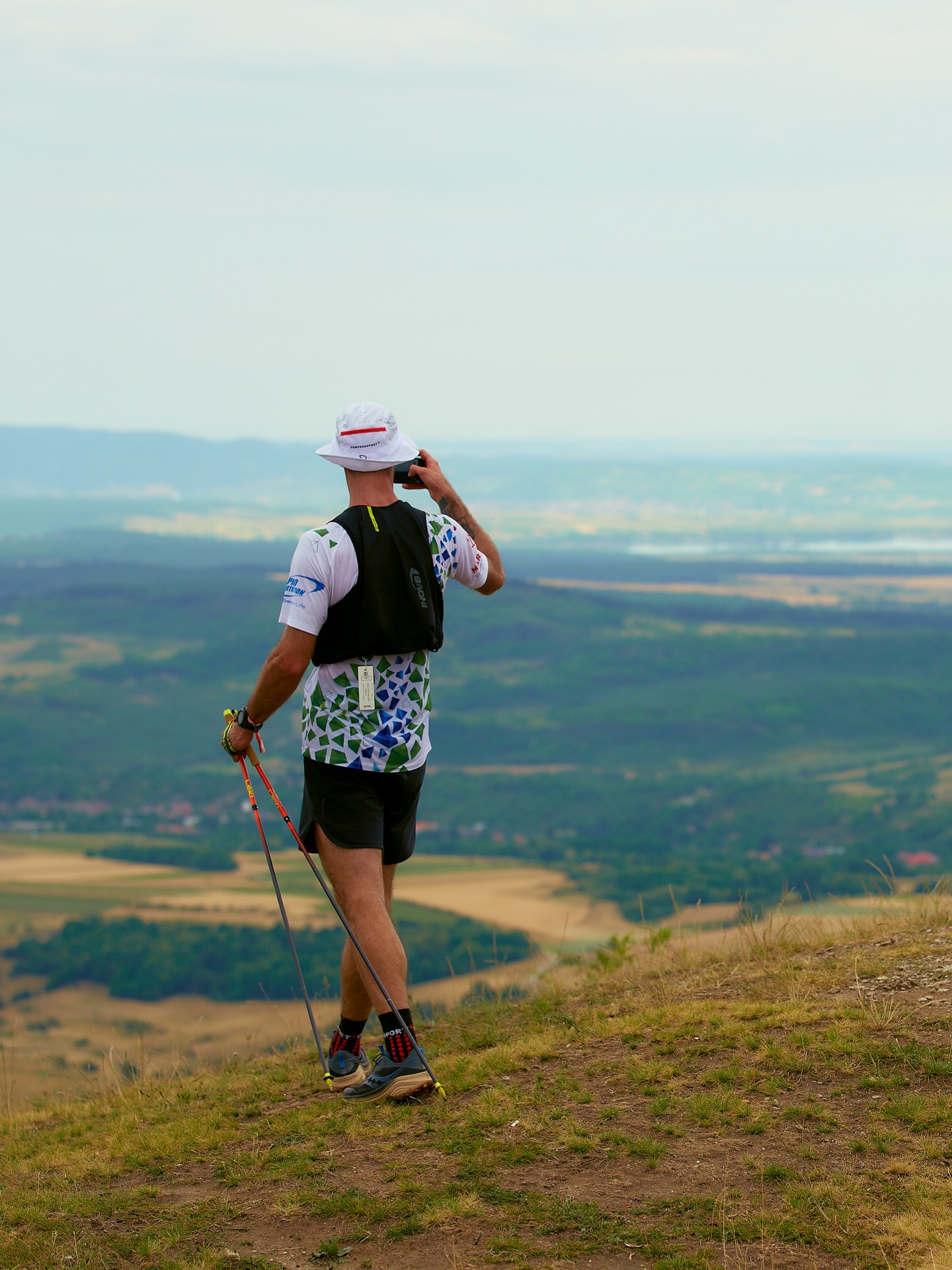 De ce alergătorii iubesc ZUT? ✨
Dincolo de kilometri și diferență de nivel, e vorba despre locurile acestea care îți taie respirația și despre momentele în care te oprești doar ca să faci o poză. Sălajul are peisaje mai pitorești și poteci mai surprinzătoare decât ar părea.
E vorba despre comunitate, despre traseele care combină pădurea cu pante solicitante și peisaje care își odihnesc ochii și sufletul. Despre zâmbetul pe care îl ai când până și echipele foto video te încurajează, despre satisfacția de a cuceri Meseșul împreună.
Zalău Ultra Trail îți oferă totul: păduri superbe, panorame epice și o organizare de nota 10. Lasă-te inspirat de imaginile de anul trecut și vino să îți scrii propria poveste.
Înscrie-te ca să fii sigur că faci parte din vibe-ul ZUT powered by EGOinteriors anul acesta!
🌐 Detalii & înscrieri: www.zut.run
📆 10-12 iulie 2026
Why do runners love ZUT? ✨
Beyond the miles and the elevation gain, it’s about those breathtaking spots and the moments where you just have to stop for a photo. Sălaj holds more picturesque landscapes and surprising trails than meets the eye.
It’s about community; about routes that blend deep forests with demanding climbs and scenery that rests both your eyes and your soul. It’s about that smile you get when even the photo and video crews are cheering you on, and the shared satisfaction of conquering the Meseș Mountains together.
Zalău Ultra Trail offers it all: stunning forests, epic panoramas, and top-tier organization. Let last year’s memories inspire you—come and write your own story.
Register now to ensure your spot in the ZUT powered by EGOinteriors vibe this year! 🏁
🌐 Details & registration: www.zut.run