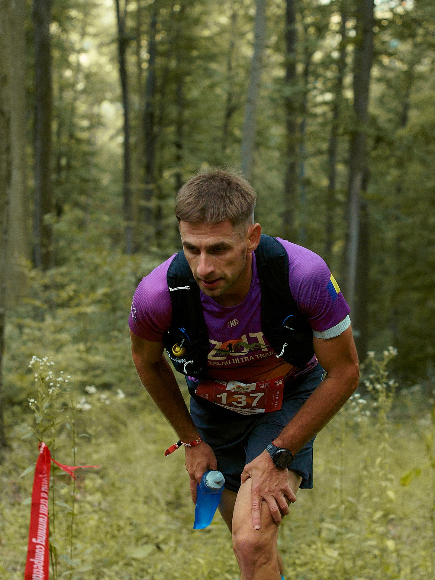 Se spune că pe Panta ZUT nu urci doar cu picioarele, ci cu toată voința pe care o ai. 📈
E locul ăla unde respirația devine sacadată, unde te sprijini în bețe sau în propriii genunchi, dar unde zâmbetul nu dispare de pe fețele alergătorilor.
De ce?
Pentru că satisfacția de a cuceri Meseșul e mai puternică decât orice urmă de oboseală. ⛰️
Ne vedem la start la ZUT 2026 powered by EGO, gata să mai cucerim o dată panta ZUT! 🏁
🌐 Detalii & înscrieri: www.zut.run
📅 10-12 iulie 2026
_________________
They say you don’t climb the ZUT Slope with just your legs, but with every ounce of willpower you have. 📈
It’s that spot where your breath gets heavy, where you find yourself leaning on your poles or your own knees—yet the smile never leaves your face.
Why?
Because the satisfaction of conquering the Meseș Mountains is far stronger than any hint of exhaustion. ⛰️
See you at the starting line, ready to take on the ZUT Slope once more! 🏁
🌐 Details & Registration: www.zut.run
📅 July 10-12, 2026